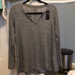NWOT Grey Hollister Long sleeve shirt